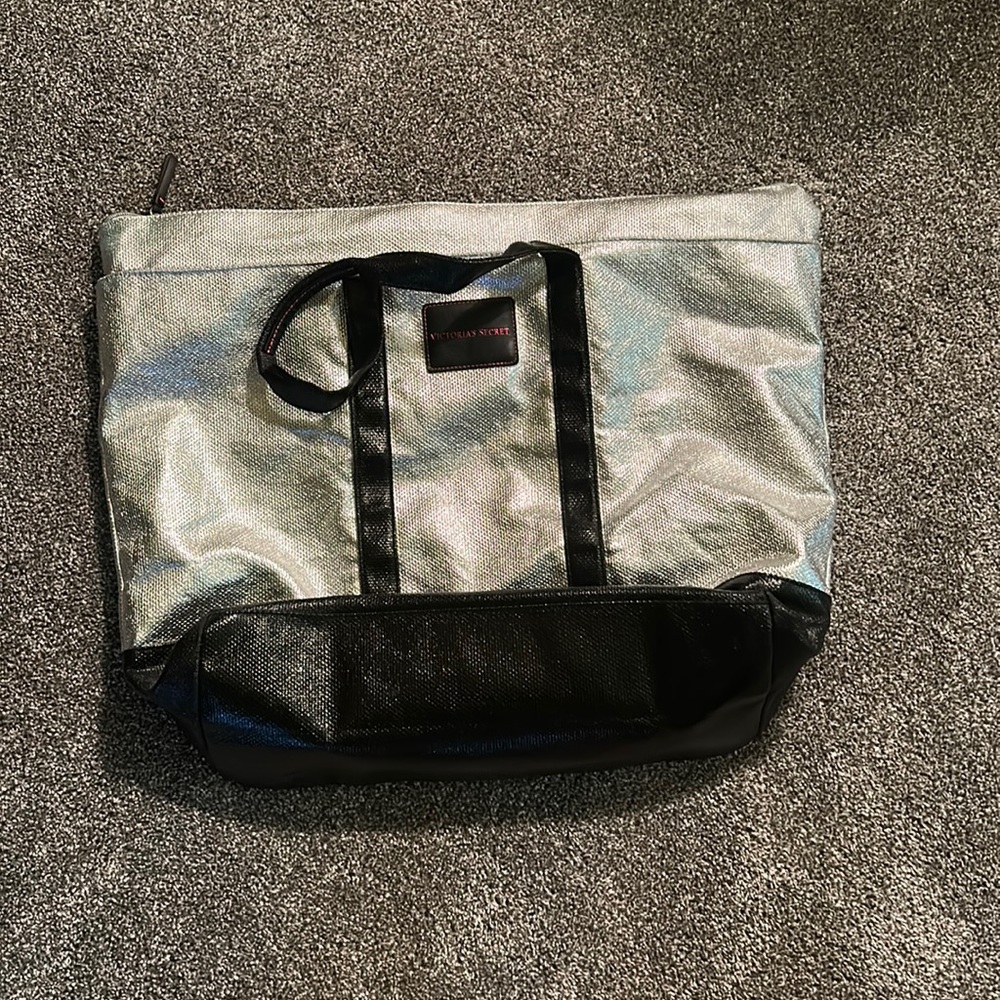 Victoria Secret Weekender Zipper Bag